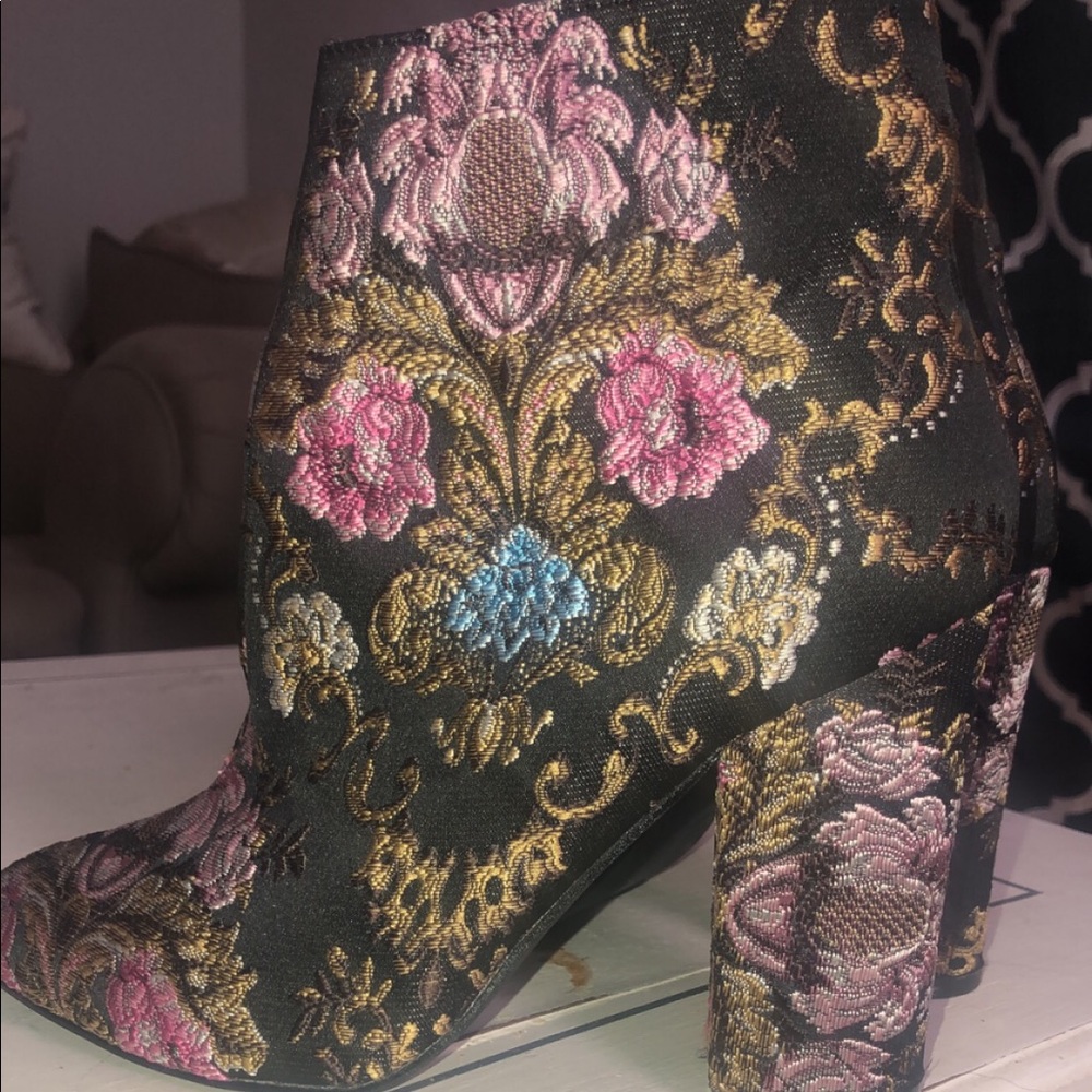 Sewn print booties